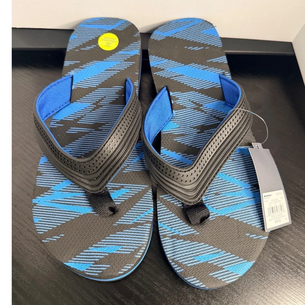 Tek Gear Boys Flip Flops Blue Black Geometric Graphic Thong Sandals Size M 3/4